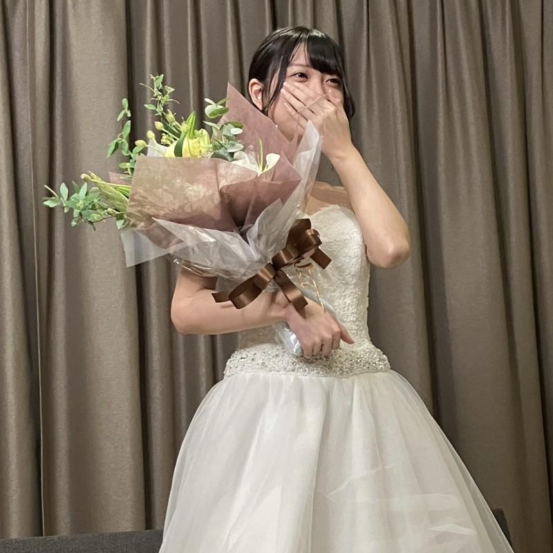 FC2-PPV-3237415 - [Finally on sale] Erika-chan's tearful graduation wedding!  - Challenge the reward at the fan thanksgiving personal photo session!  - Pre-sale version with photo book!